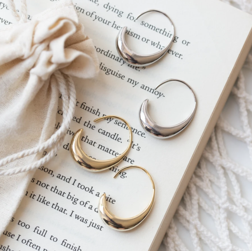 豪華な金と銀のリング